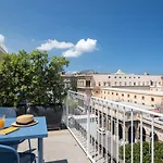 招待所 Al Centro Di Con Terrazza Privata 4*